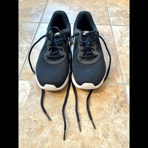 Nike Black Tanjun Shoes Size 8